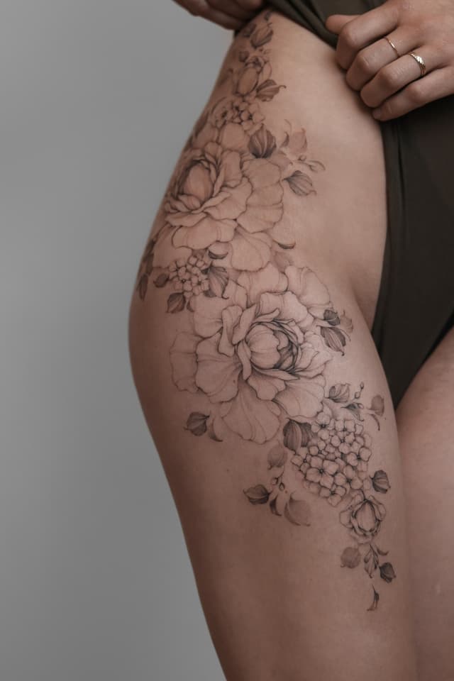 Nia Tattooing — fine line